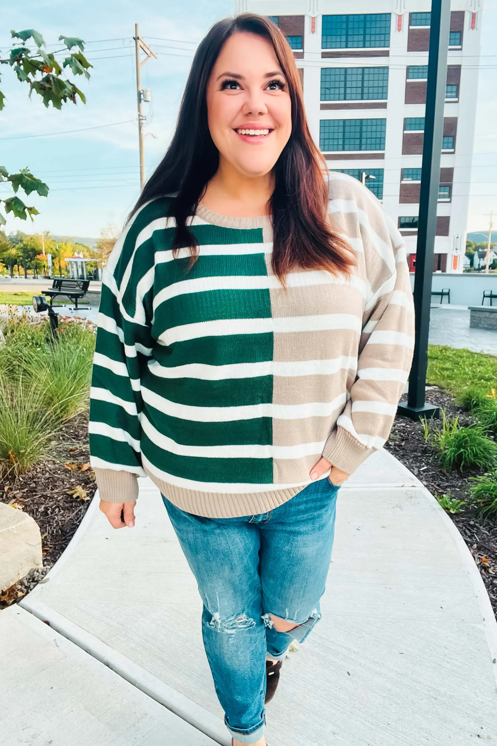 &Hunter Green & Taupe Striped Color Block Sweater