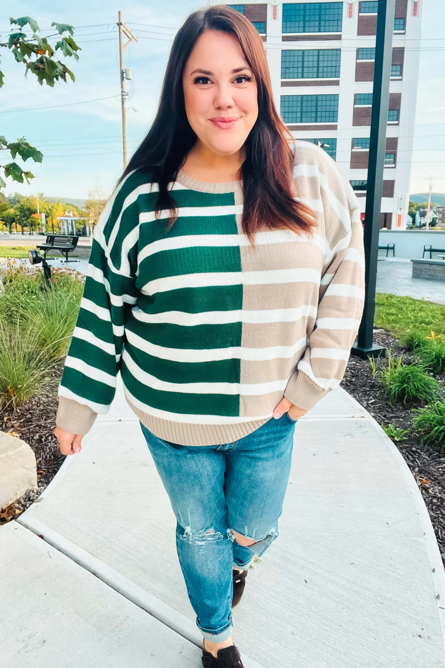 &Hunter Green & Taupe Striped Color Block Sweater